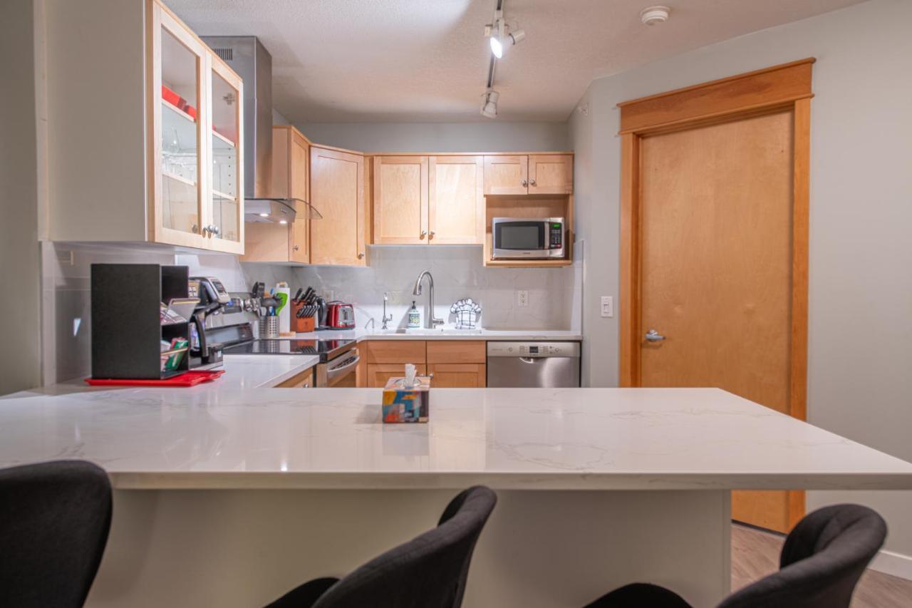 Mountain View 2 Bedroom Condo - Wt Top Floor-401 Canmore Eksteriør bilde