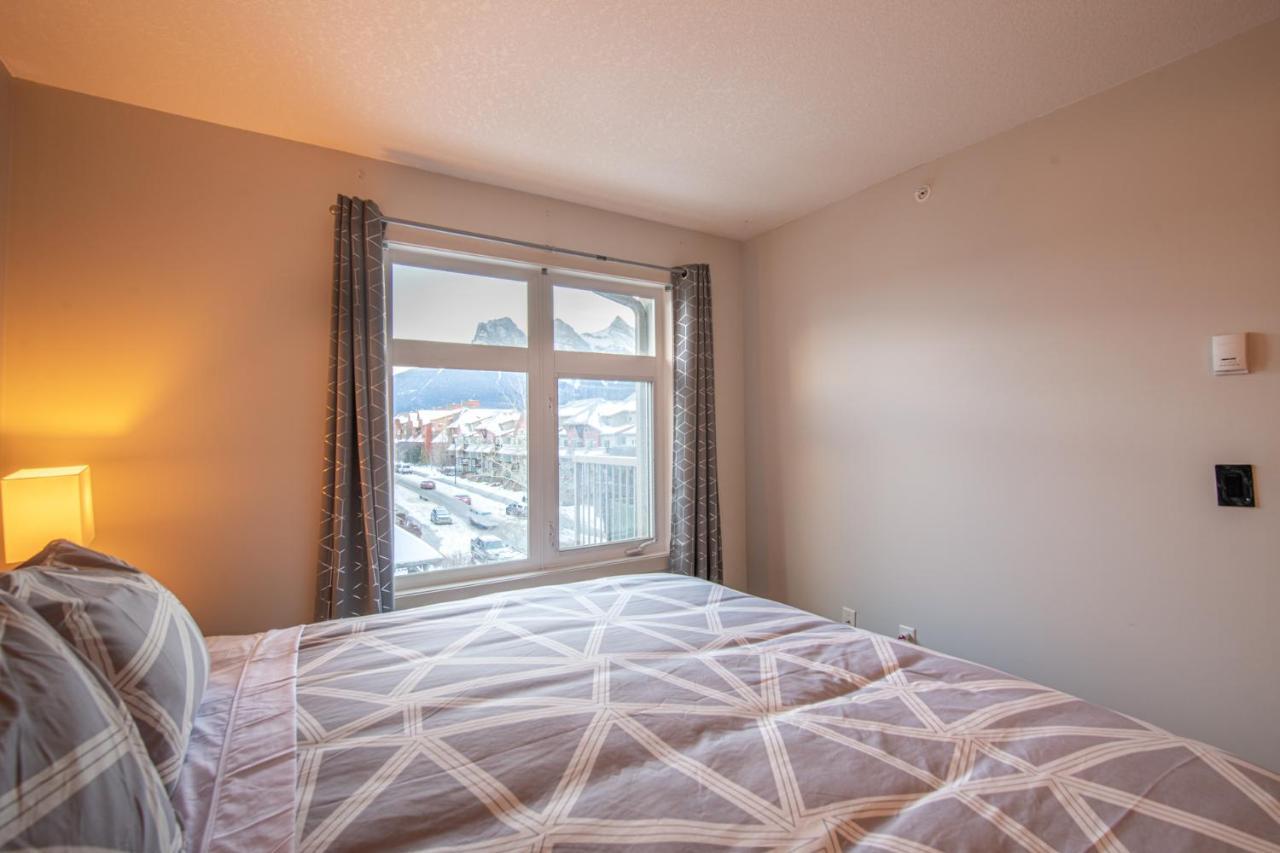 Mountain View 2 Bedroom Condo - Wt Top Floor-401 Canmore Eksteriør bilde