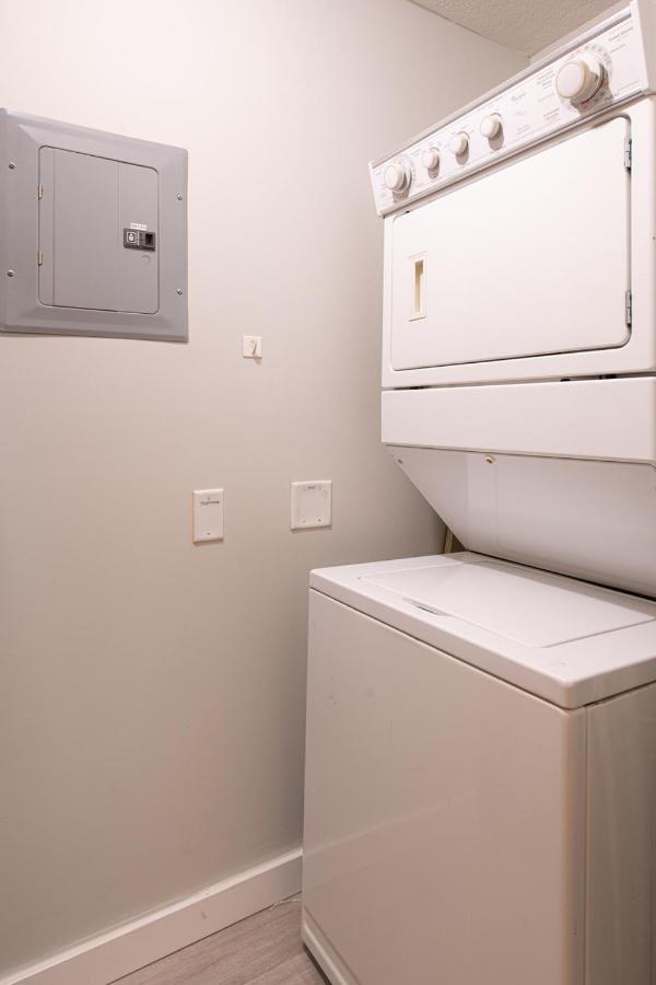 Mountain View 2 Bedroom Condo - Wt Top Floor-401 Canmore Eksteriør bilde